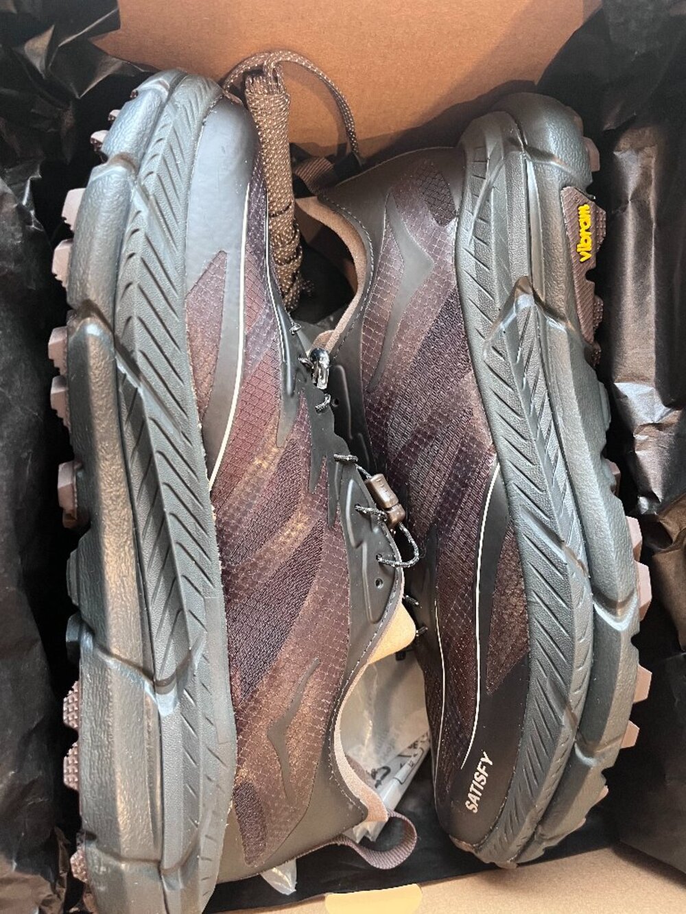 Satisfy x Hoka mafate trail shoe